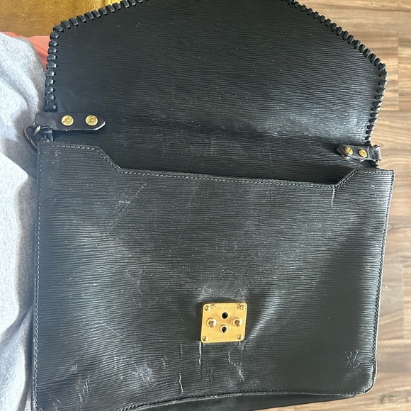 Black Louis Vuitton epi leather briefcase style tote - Picture 4 of 11